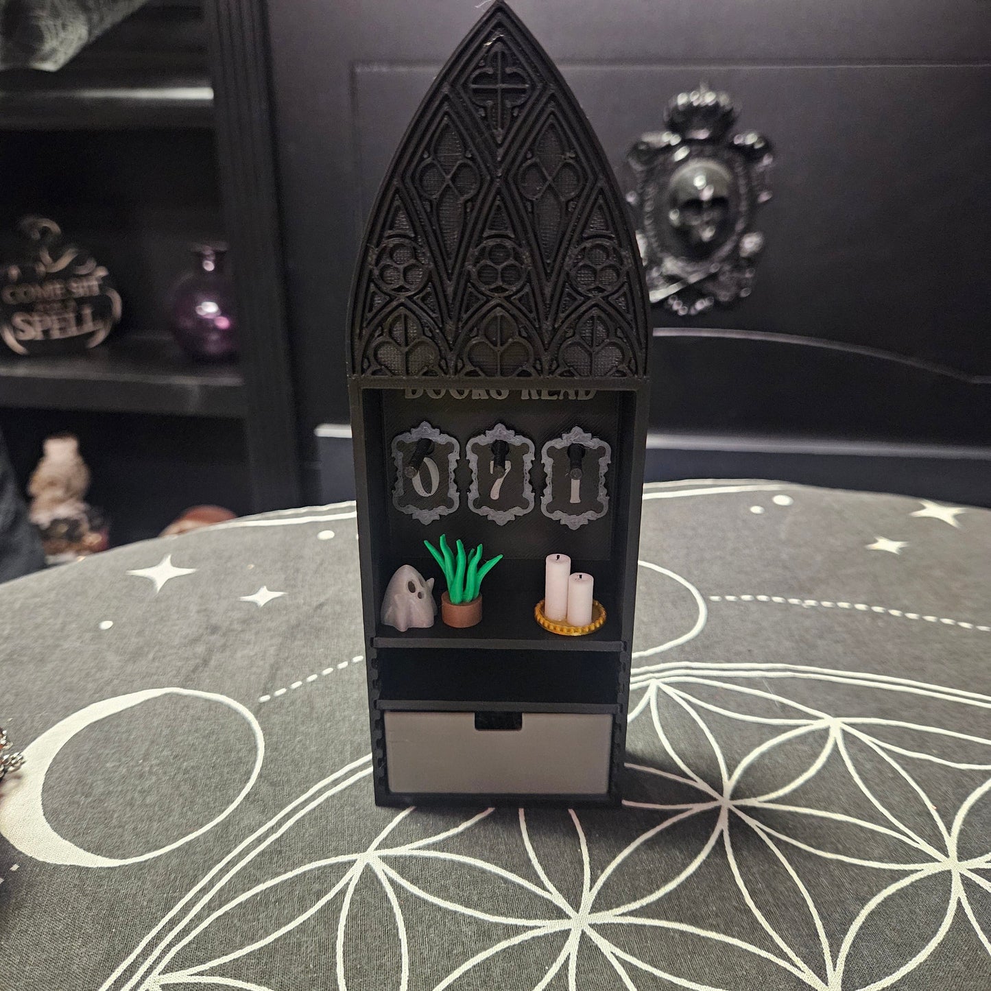 Gothic Book Counting Book Nook