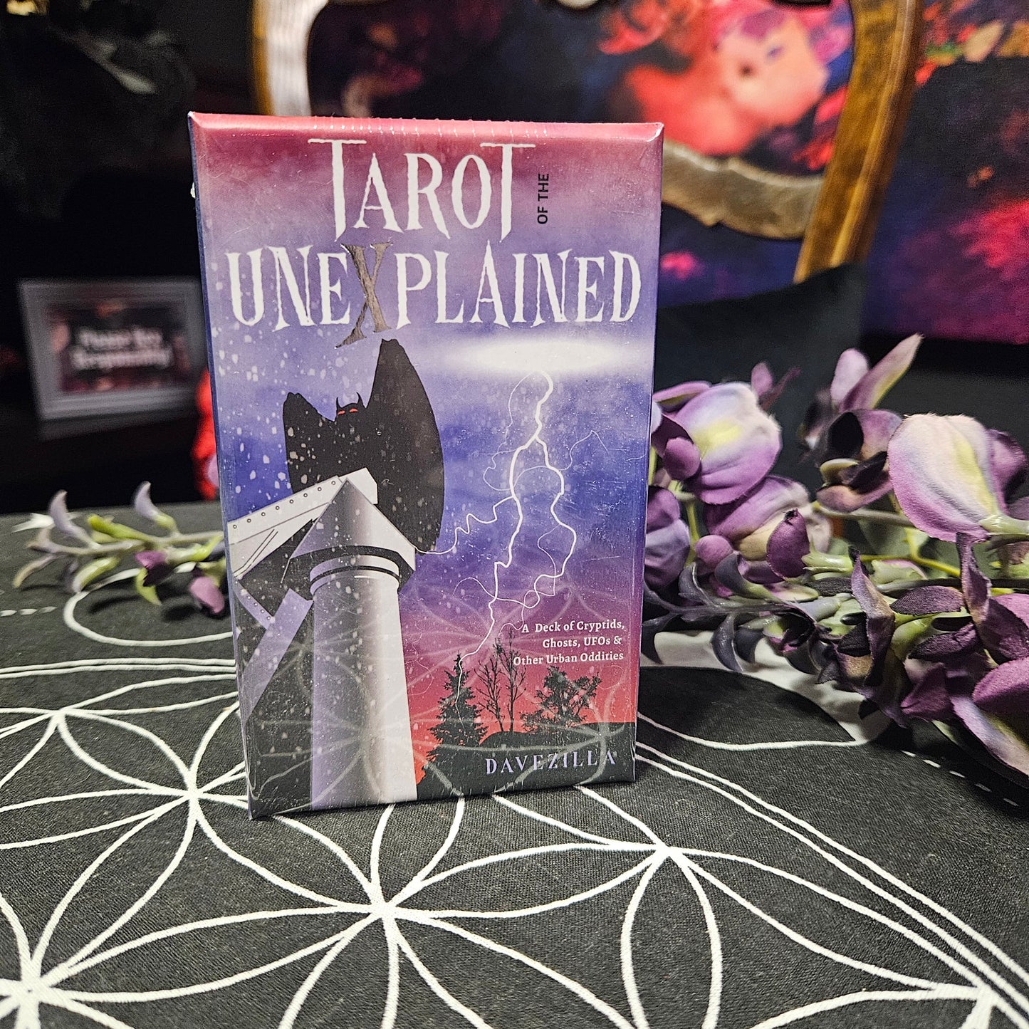 Tarot of the Unexplained: 78 Cards & Guide: Cryptids, Ghosts