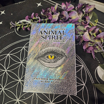 The Wild Unknown Animal Spirit Deck and Guidebook (Official Keepsake Box Set)
