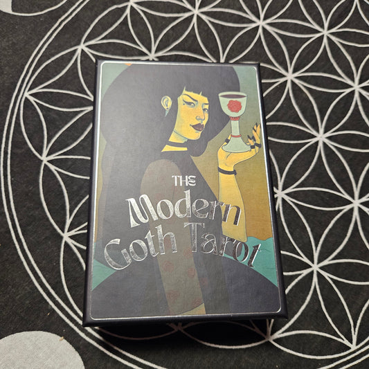 The Modern Goth Tarot Deck: An Illustrated 78-Card Set of Tarot Cards