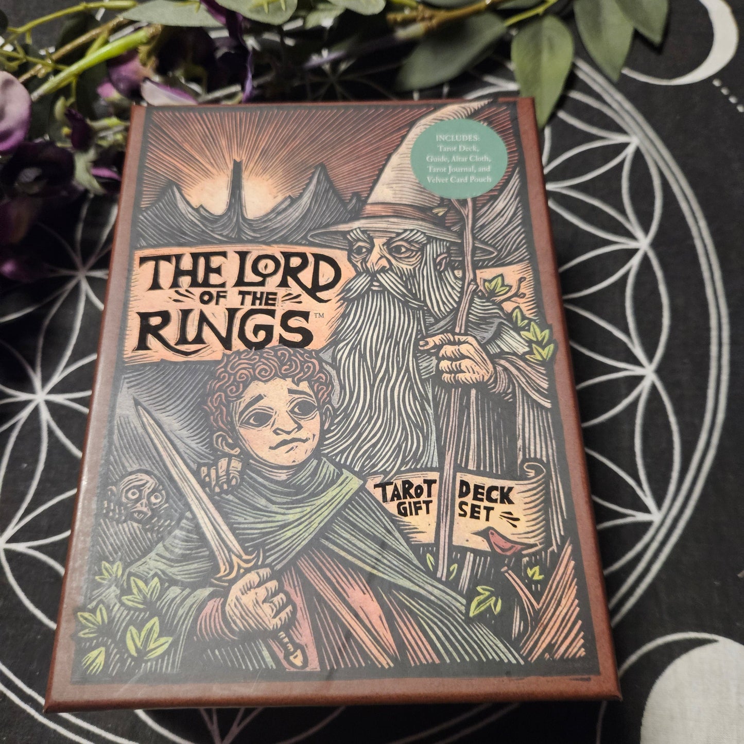 The Lord of the Rings(tm) Tarot Deck and Guide Gift Set