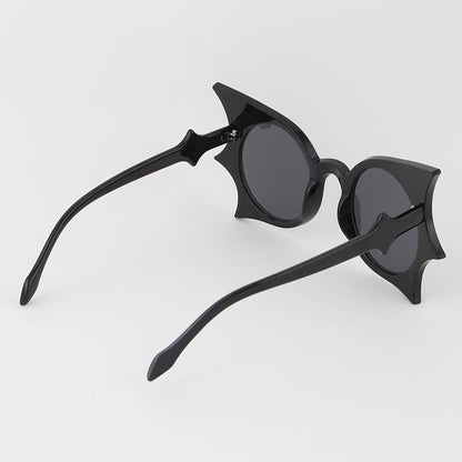 Bolted Bat Wing Round Sunglasses