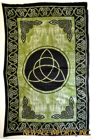 Triquetra 72x108" Green/black Tapestry