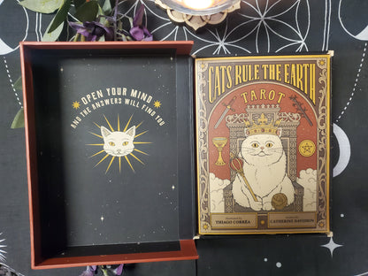 Cats Rule the Earth Tarot: 78-Card Deck and Guidebook for the Feline-Obsessed